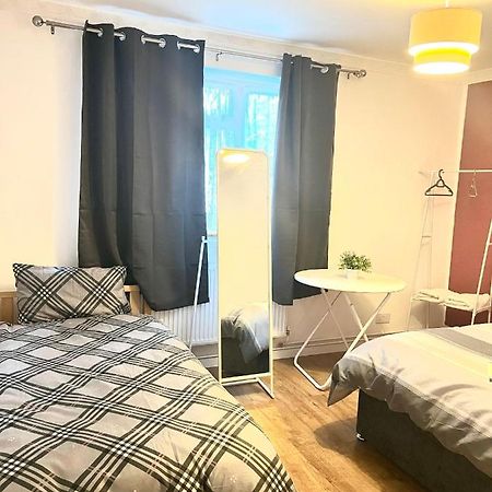 Large Room With Two Bed In Central London Eksteriør billede