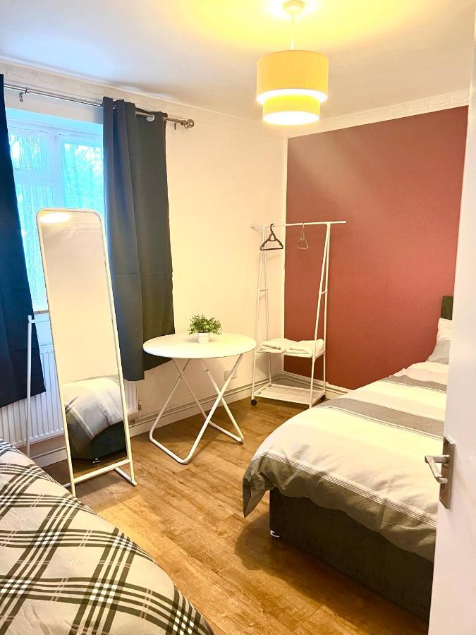 Large Room With Two Bed In Central London Eksteriør billede